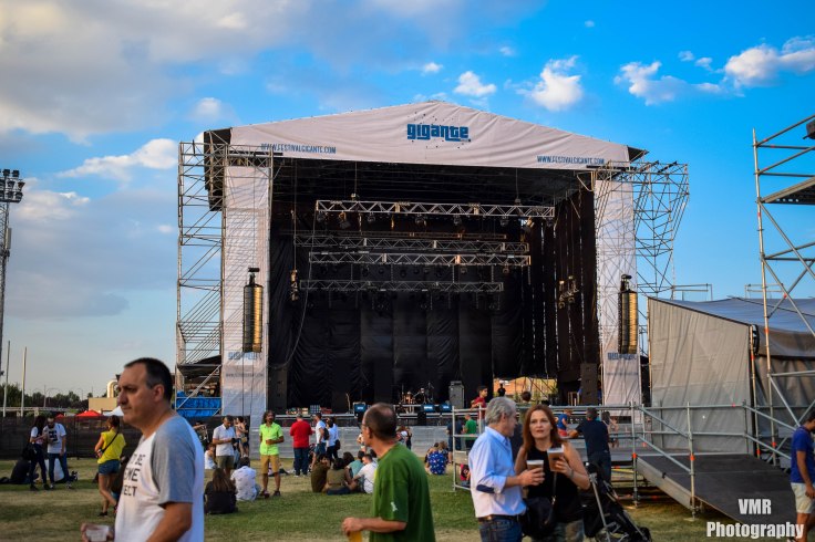 ESCENARIO GIGANTE