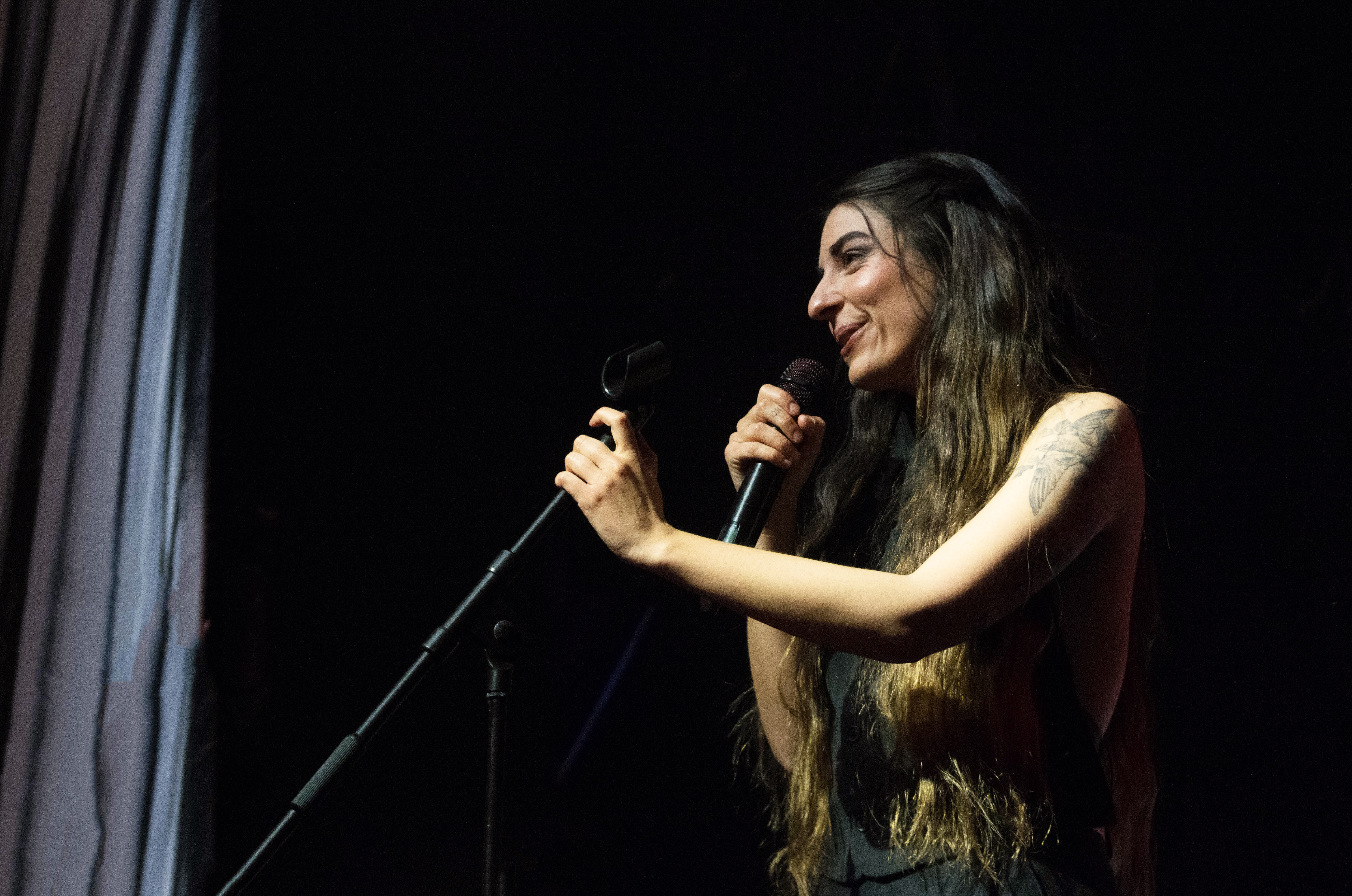 Un seísmo emocional en madrid con chica sobresalto